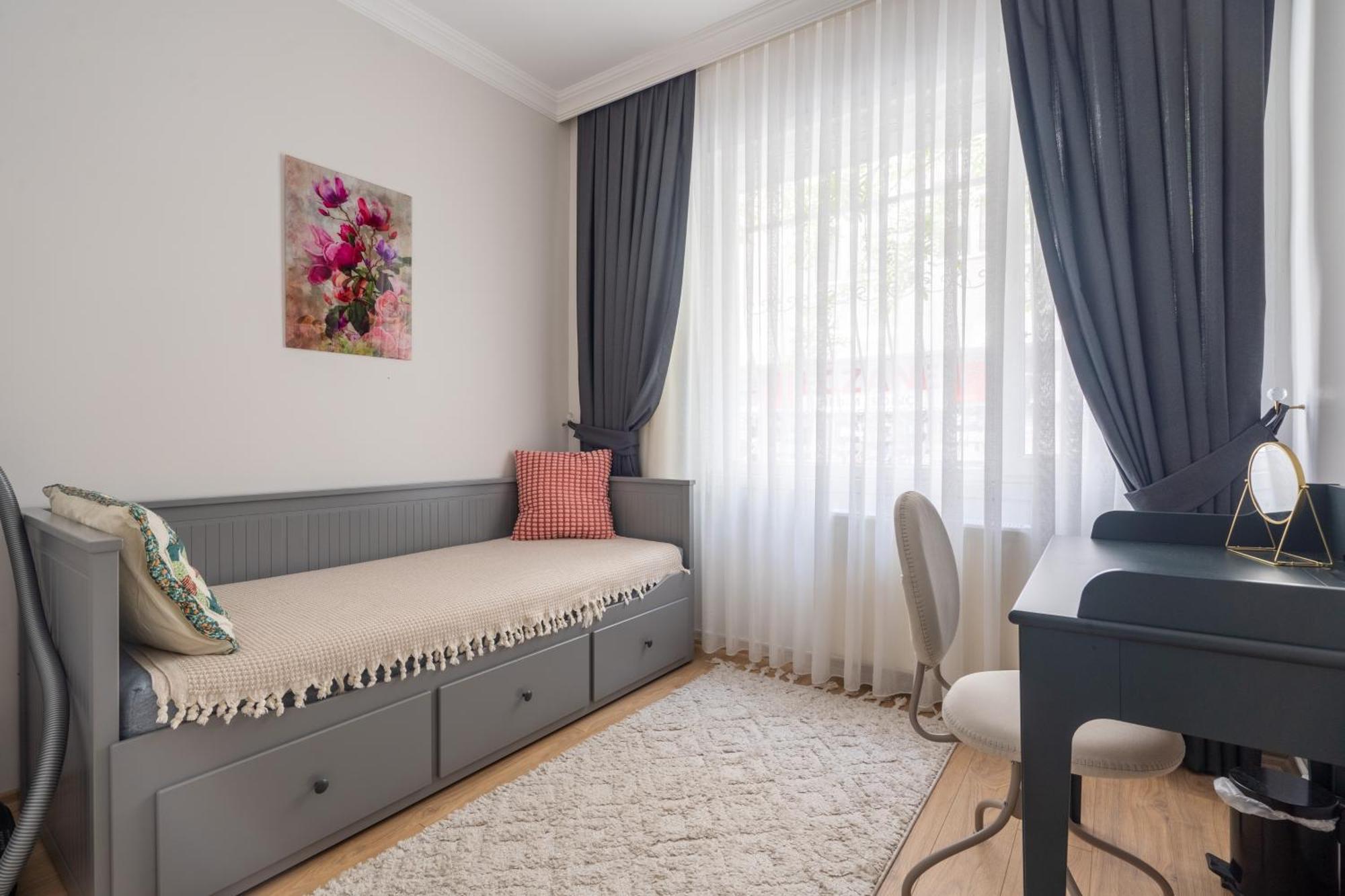 Cozy Oasis In Moda Steps To Seafront Apartament Istanbul